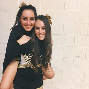 Meet your Posher, Hollie